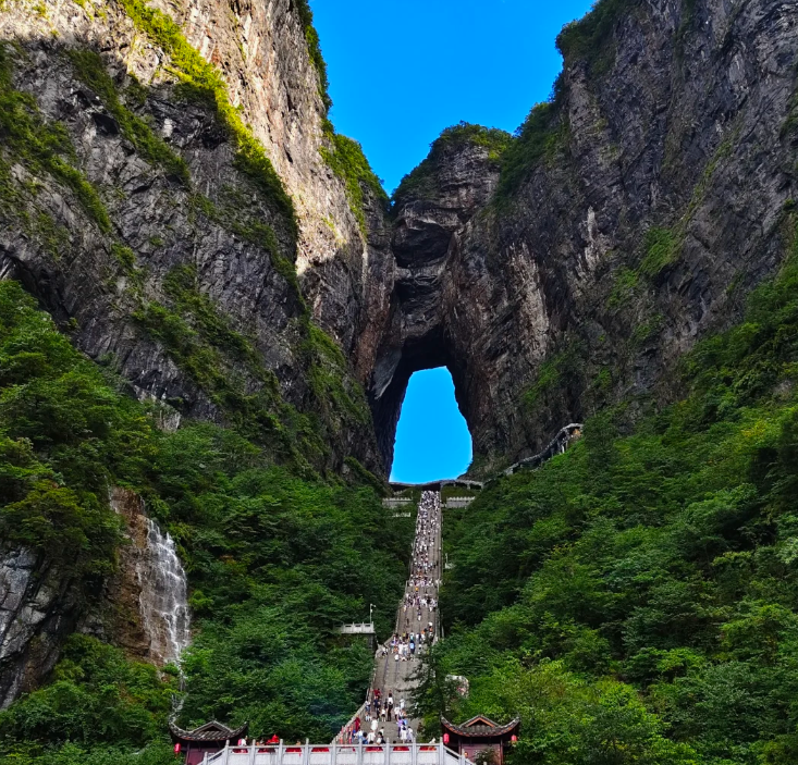 5-day 4-night · Group Tours · Zhangjiajie + Fenghuang + Zhangjiajie National Forest Park   + Furong Town + Baofeng Lake